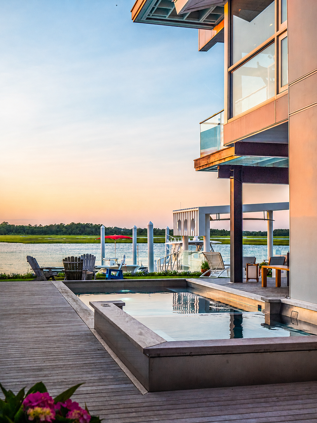 Före: Strandvilla & Pool – Golden Hour